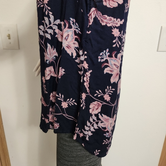 Blue Dip floral sleeveless‎ top size large - Picture 6 of 11